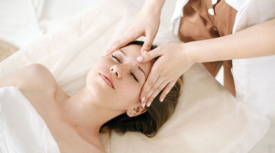 Massage đầu + lưng