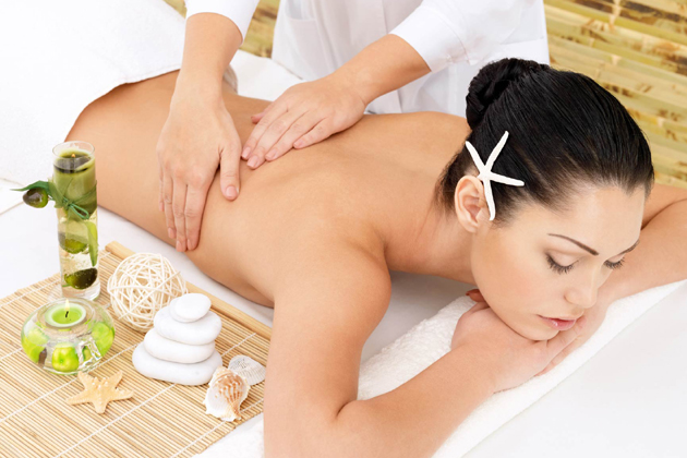 Massage dừa + tẩy tế bào